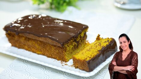 Bolo de Cenoura Saudável: Sem Açúcar, Sem Leite e Sem Farinha de Trigo!